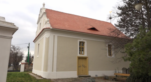 Film: Za kulisy kostela