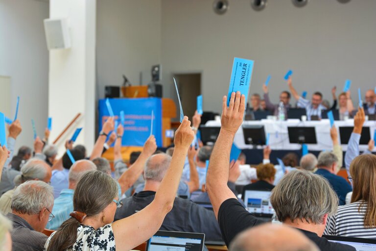 Mimořádný synod zvolí nové církevní vedení