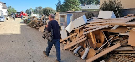 Pfarrer Pavel Janošík auf den Straßen von Opava 