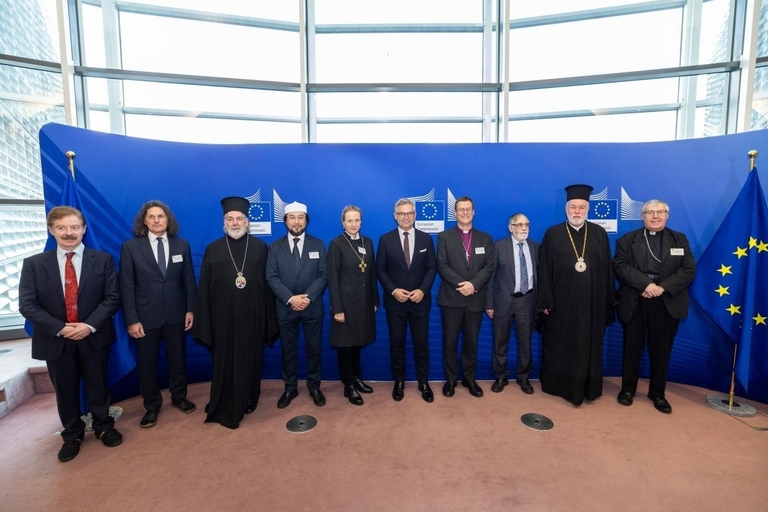 P-068343_00-01_02-HIGH-717900