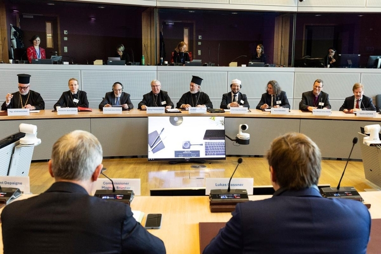 P-068343_00-06_02-HIGH-91362