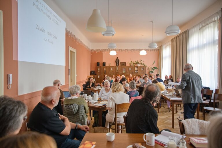 Konference o duševním zdraví v církvi nabídla odborné pohledy i prostor pro sdílení